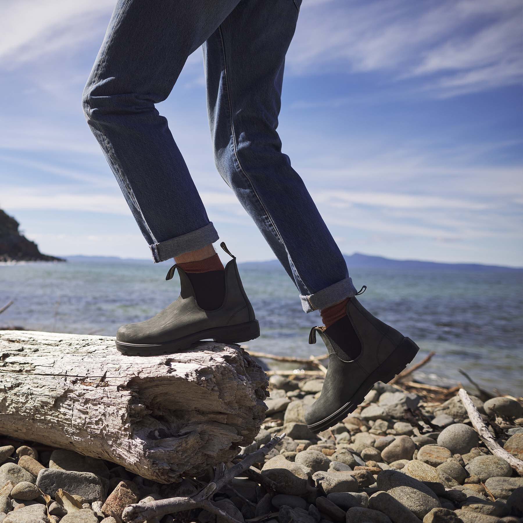 Blundstone Chelsea Rustic hotsell Black Grey Boot